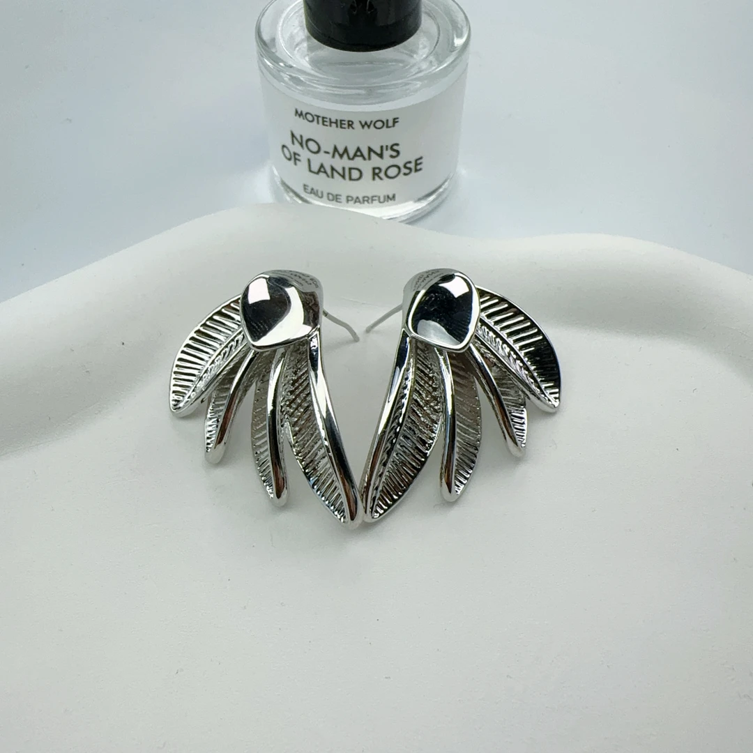 铜合金耳饰 买三送一  气质时尚百搭复古个性素款耳钉