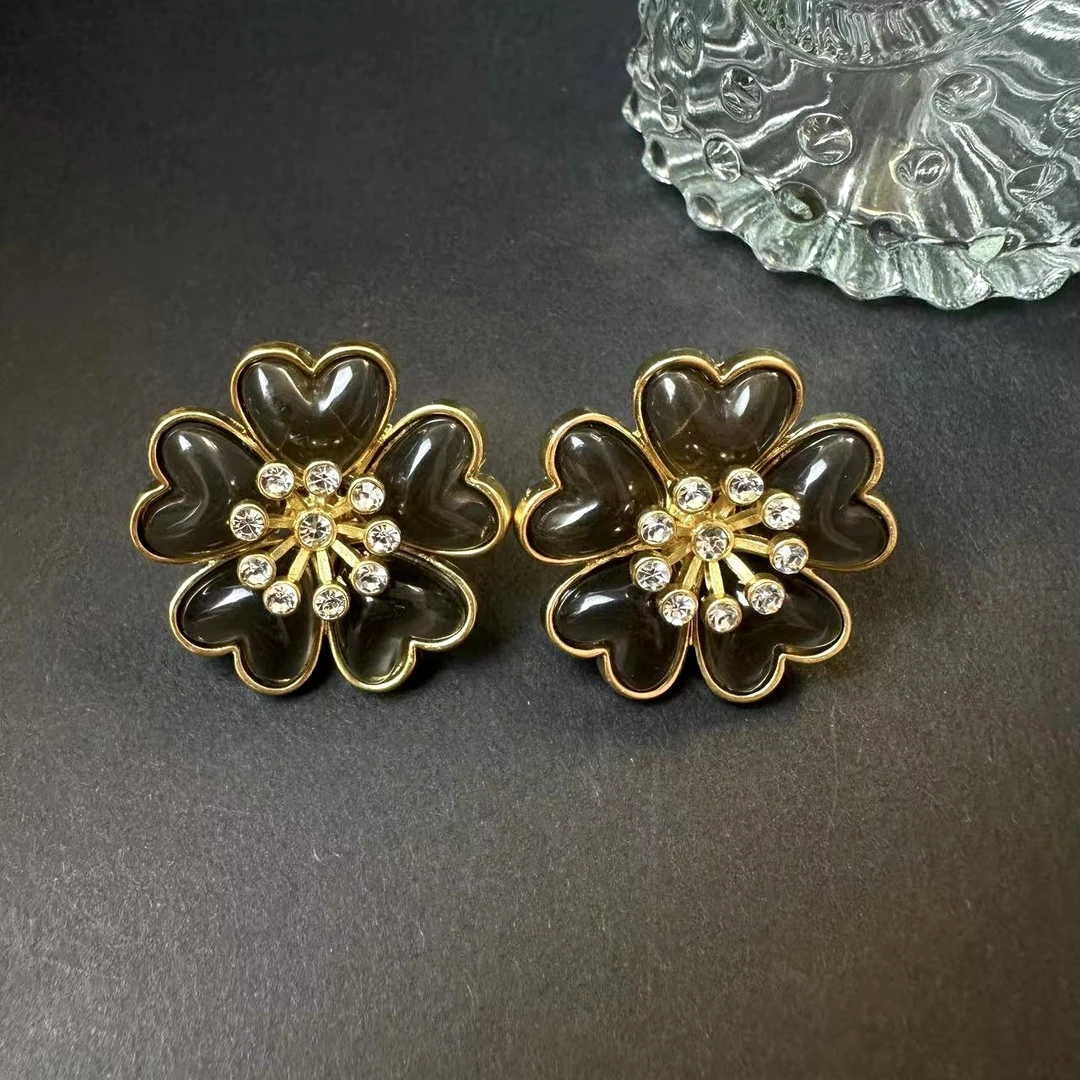 铜合金耳饰 买三送一  气质轻奢时尚法式复古中古耳钉