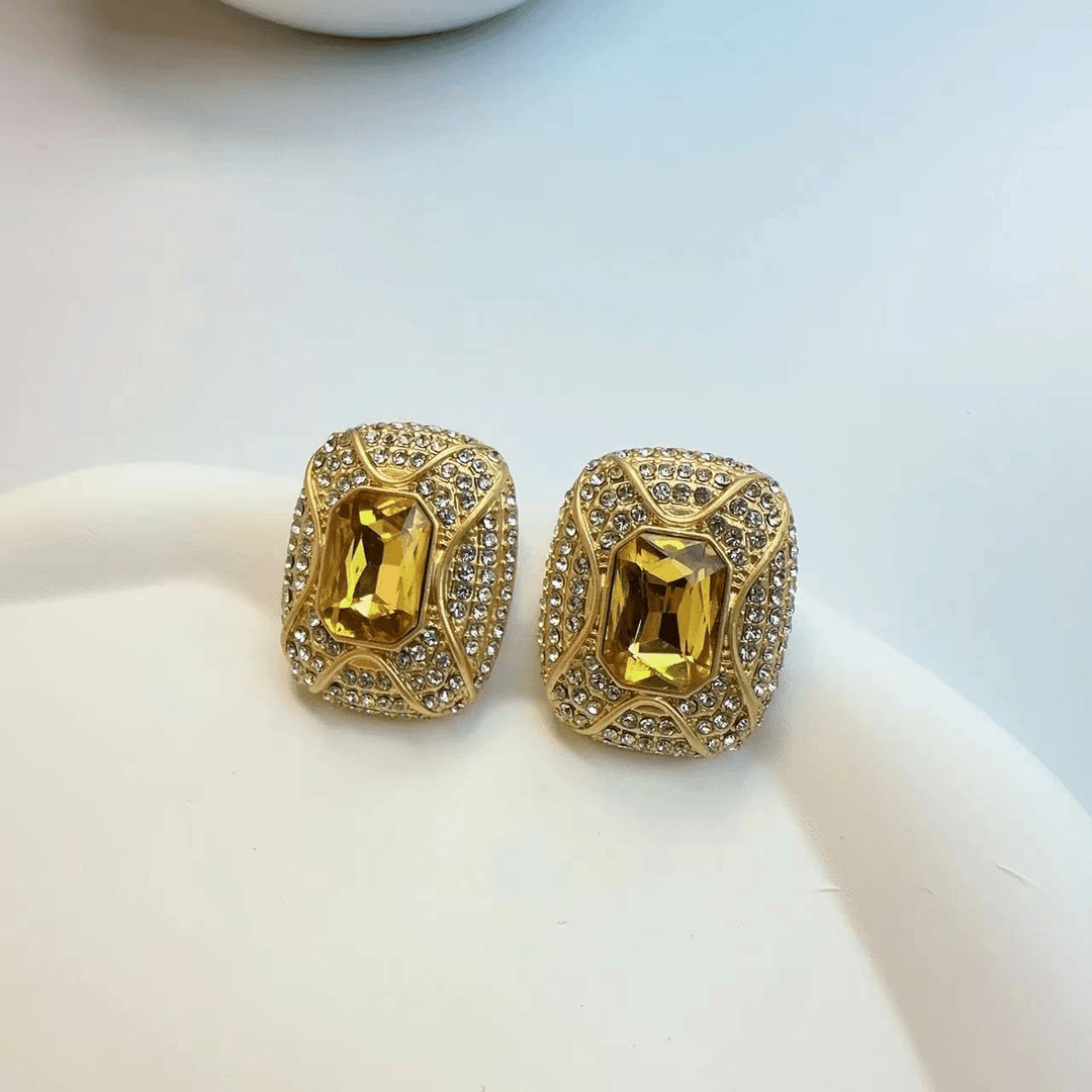 铜合金耳饰 买三送一  气质轻奢时尚百搭金色镶嵌耳钉