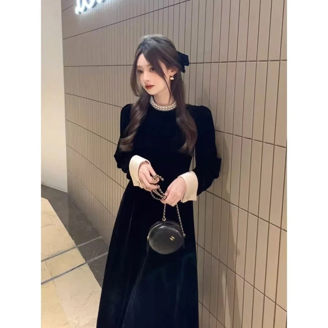 赫本风黑色丝绒连衣裙秋冬气质女装设计感绝美礼服显瘦长裙8309