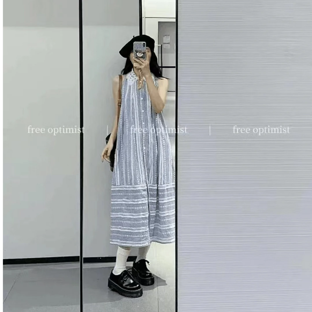 蓝色条纹无袖挂脖连衣裙子女装夏季2024法式中长款气质长裙