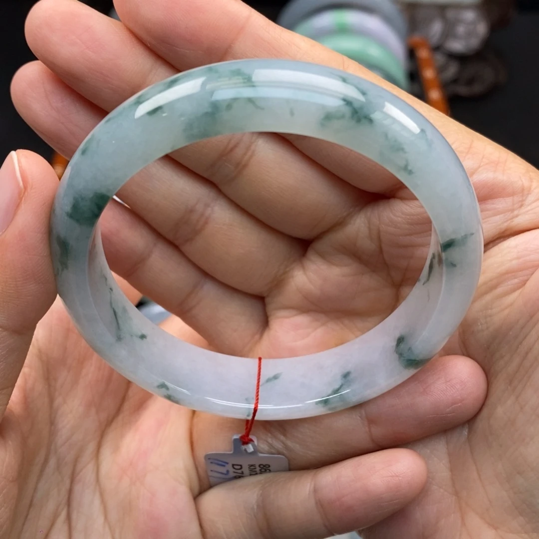 翡翠手镯未镶嵌天然