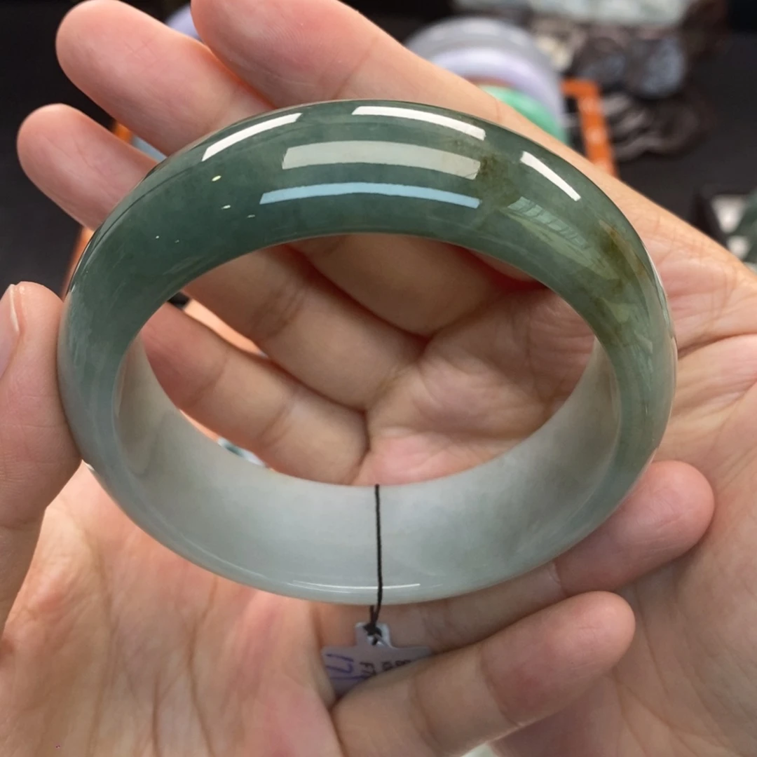 翡翠手镯未镶嵌天然