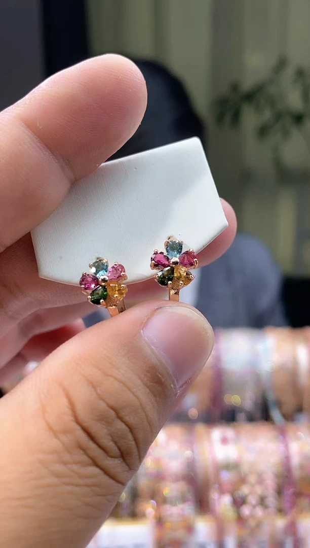 【闪购商品】碧玺耳扣银S925镶嵌3543543543543