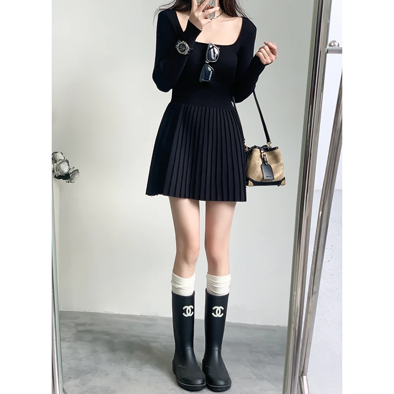 2025新款高级感黑色连衣裙女春秋长袖气质显瘦小个子针织百褶裙子