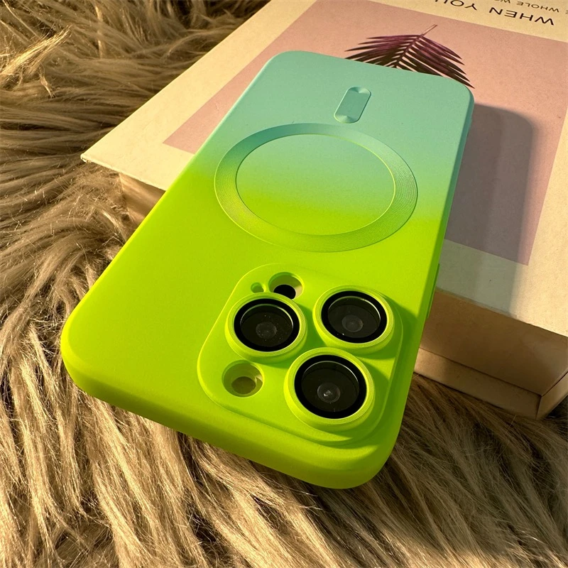 渐变液态磁吸苹果15promax手机壳iPhone14镜头膜13pro无线充电12