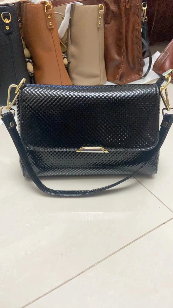 新款简约风腋下斜挎女包包24008