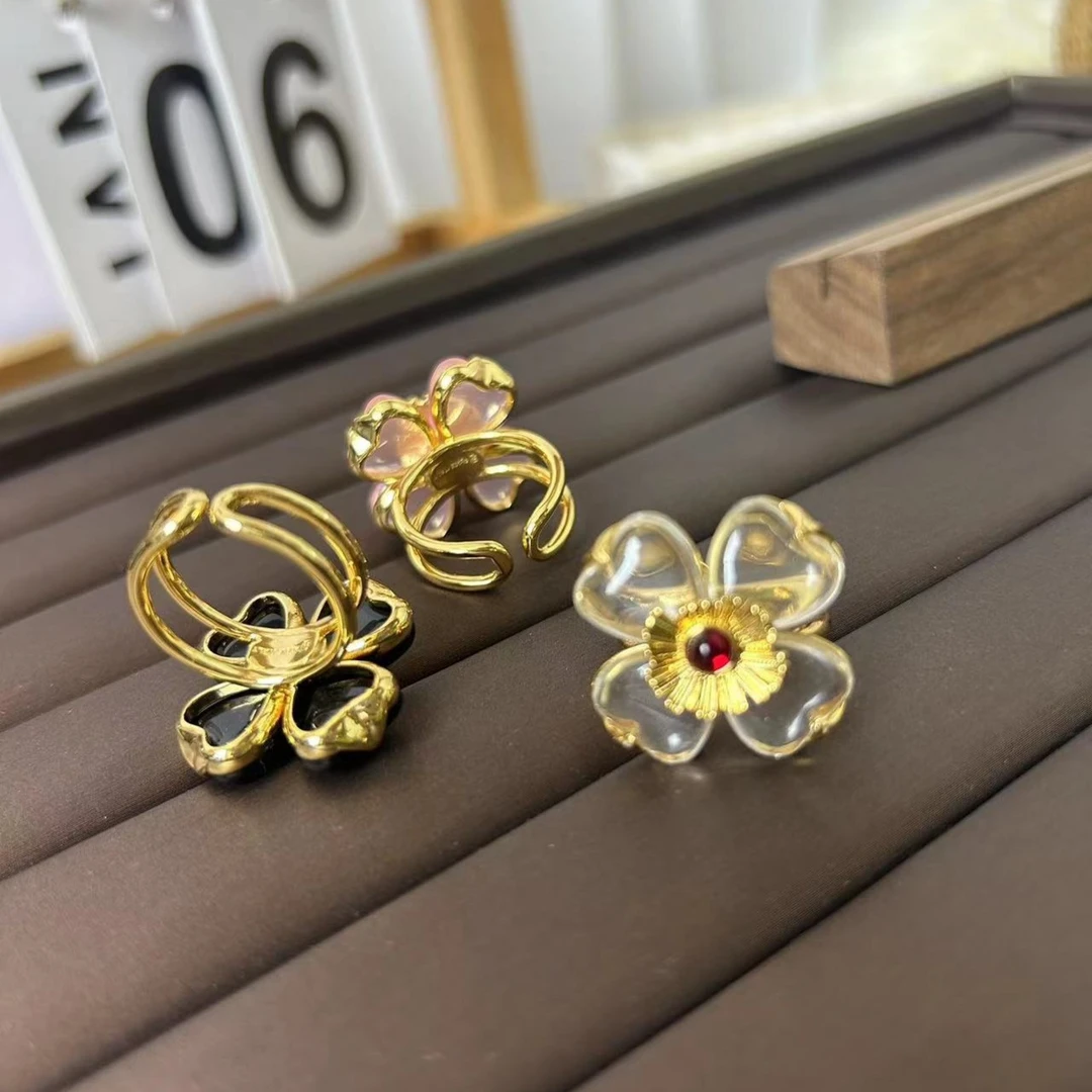 铜合金亚克力戒指 法式夏日彩色透明立体气质甜美花朵活口戒指