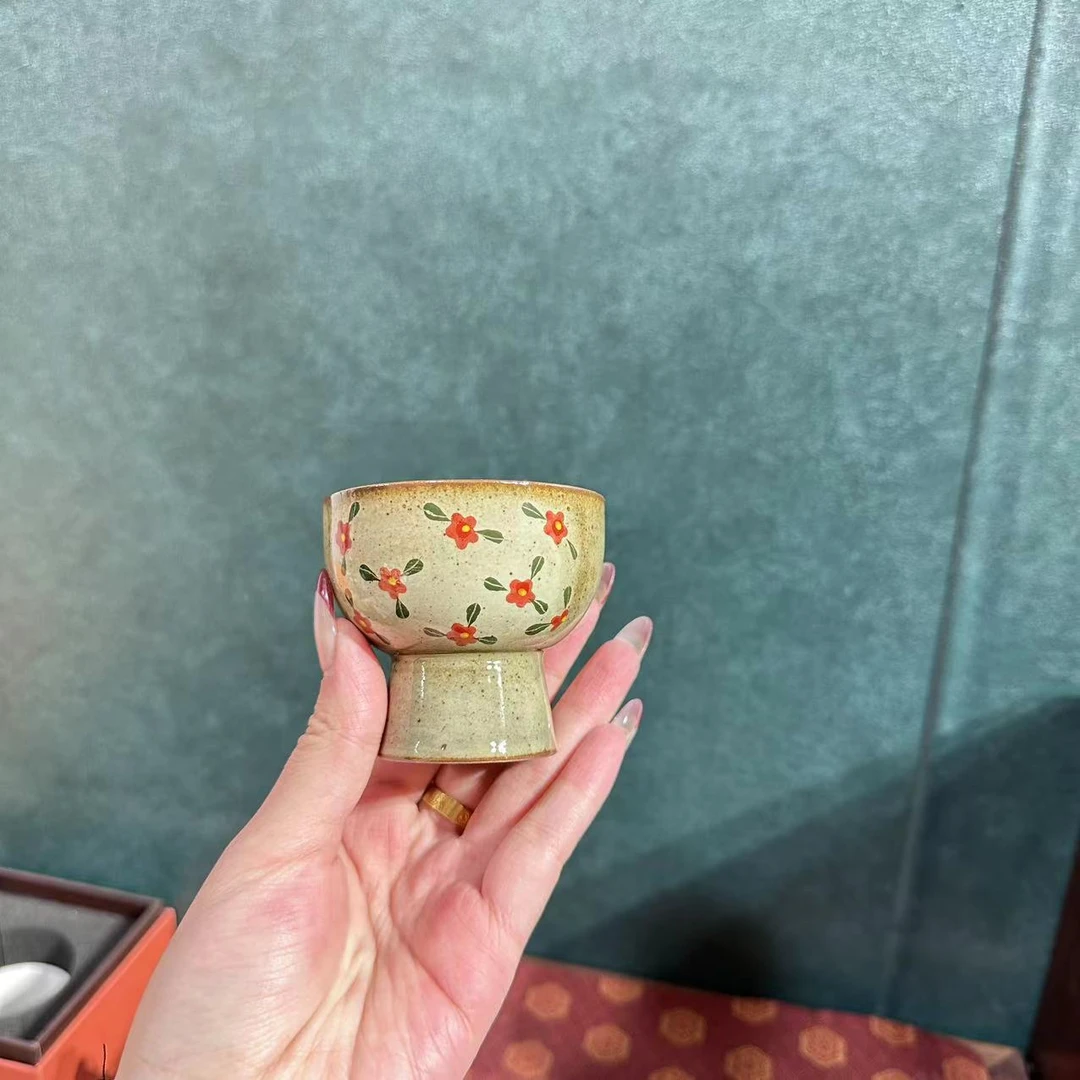 釉下彩小碎花高足小茶杯  3675