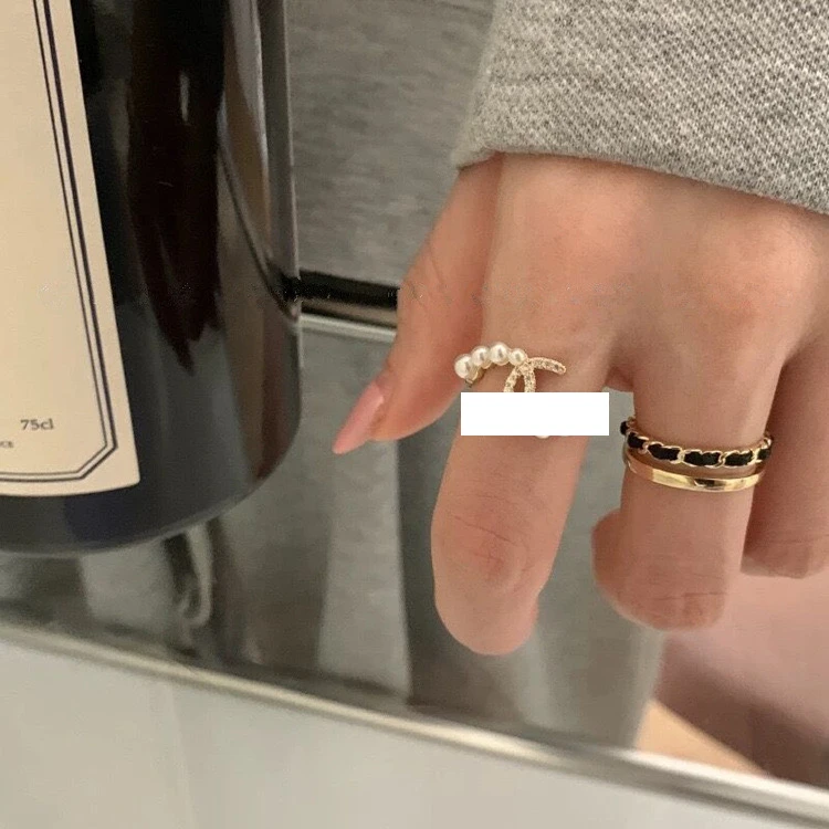 铜合金合成锆石戒指 小香风珠珠字母C戒指小众设计时尚简约3028