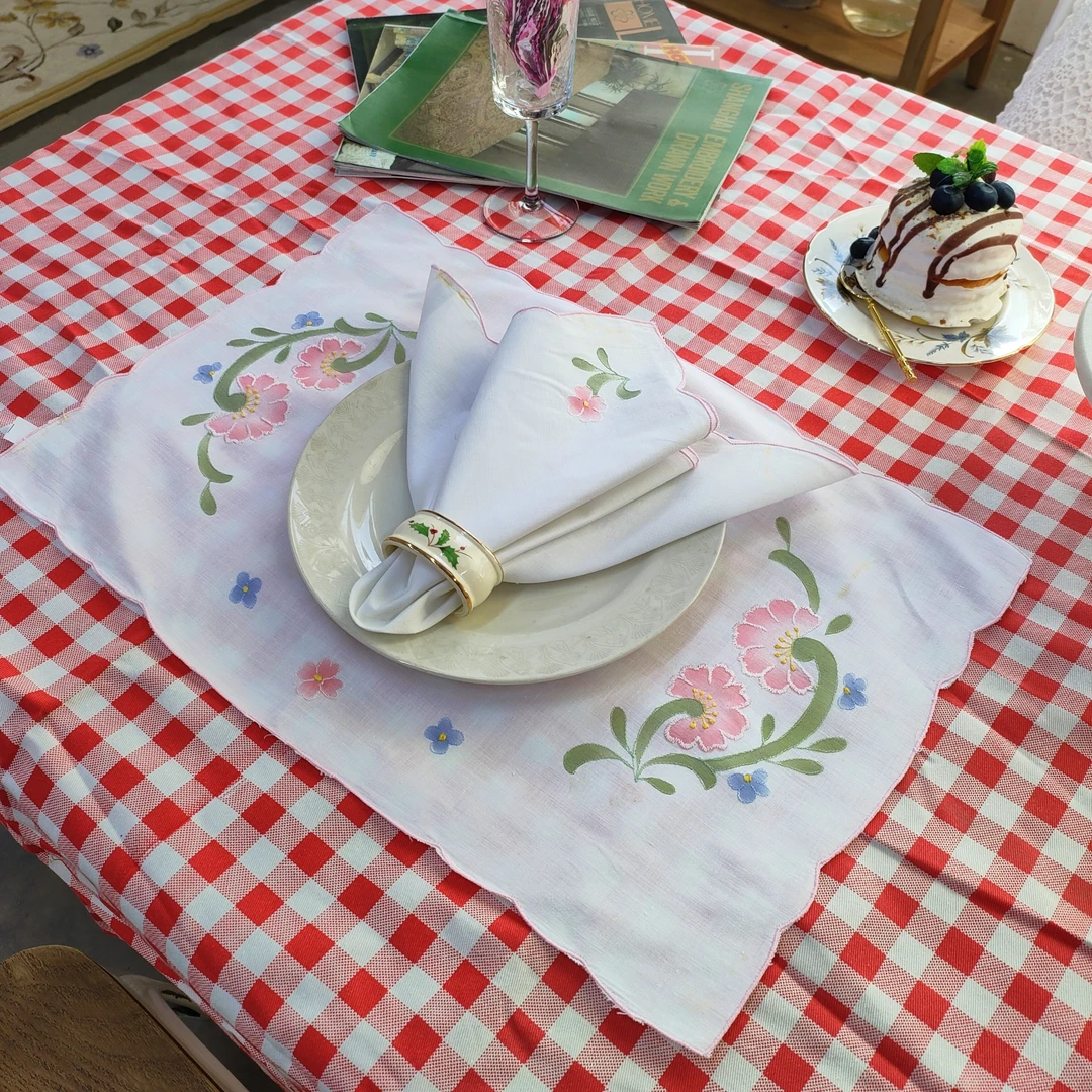 G330 纯棉刺绣两朵花盘垫两片套有氧化（2套）