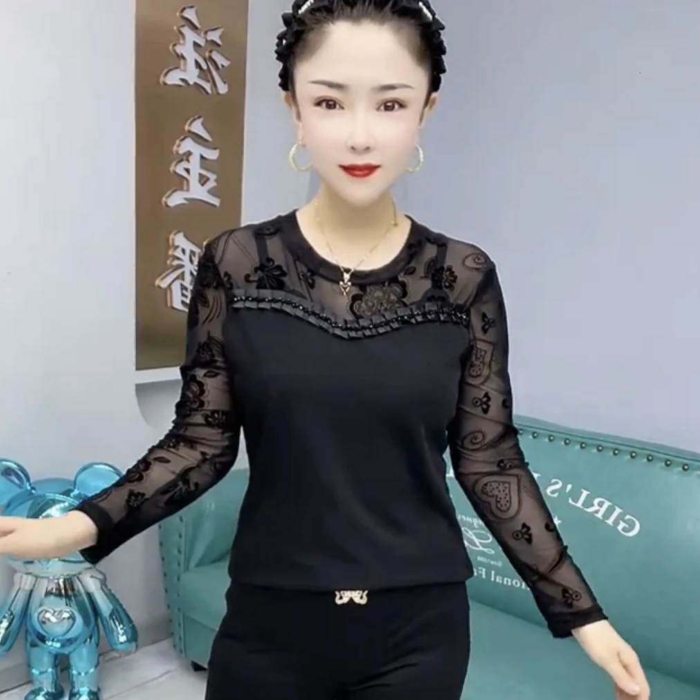 新款时尚气质圆领木耳边蕾丝串珠洋气显瘦上衣