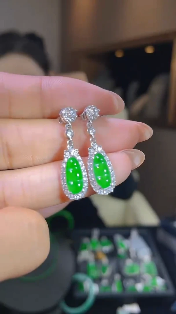 【闪购商品】翡翠耳钉银S925镶嵌天然翡翠