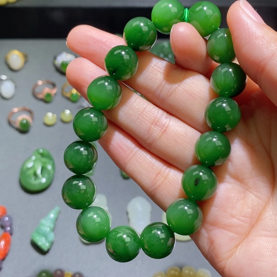 和田玉（碧玉）红皮老料辣绿手串12mm未镶嵌