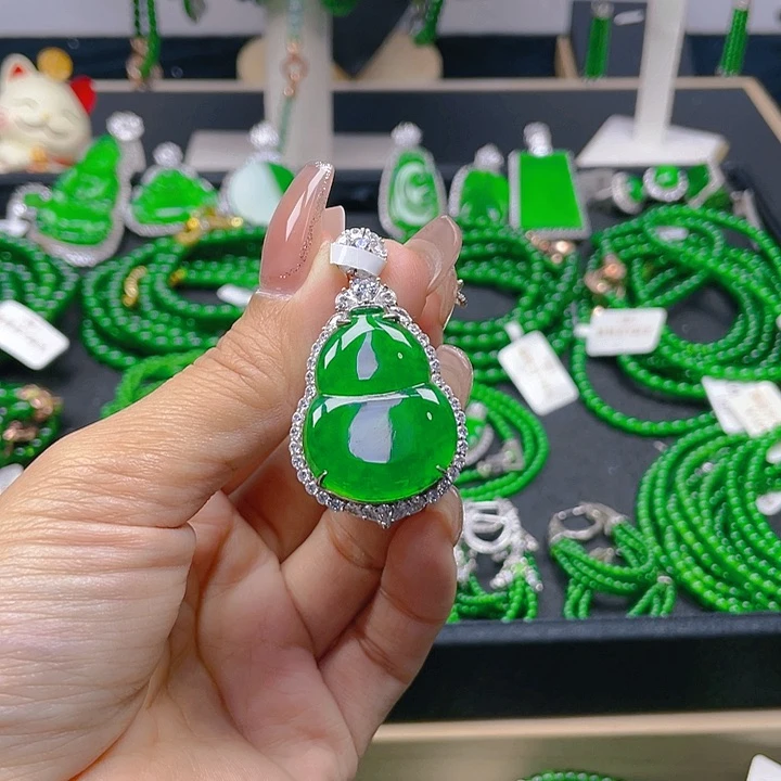 翡翠颈饰银S925镶嵌葫芦