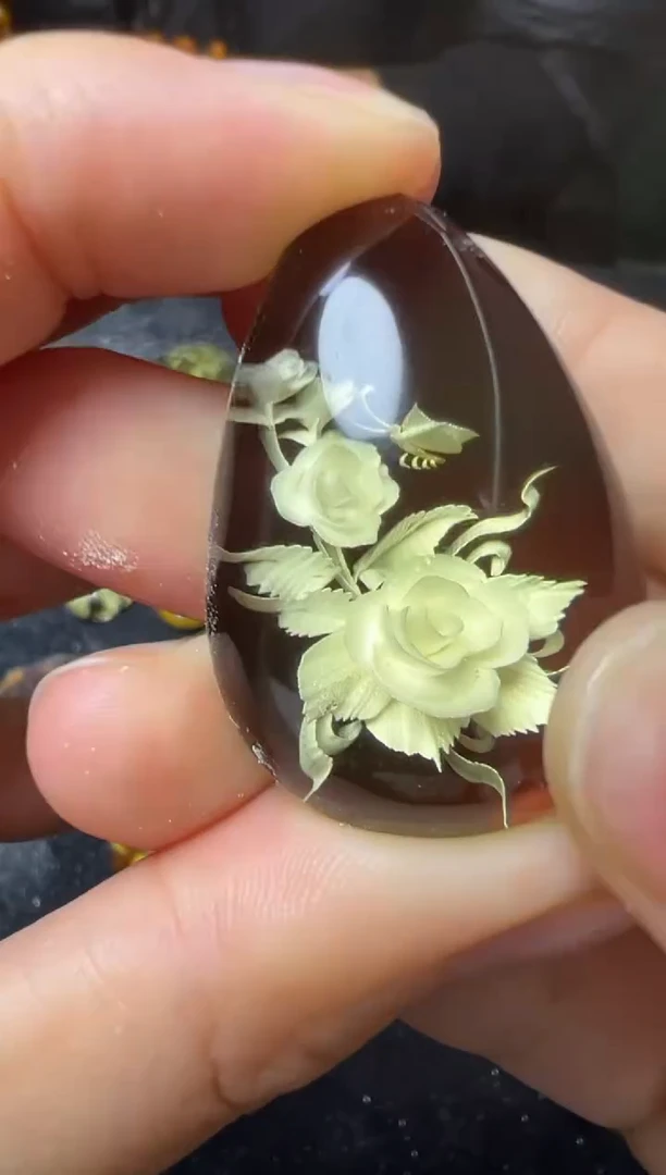 【闪购商品】琥珀颈饰未镶嵌蝶恋花多样性发一个