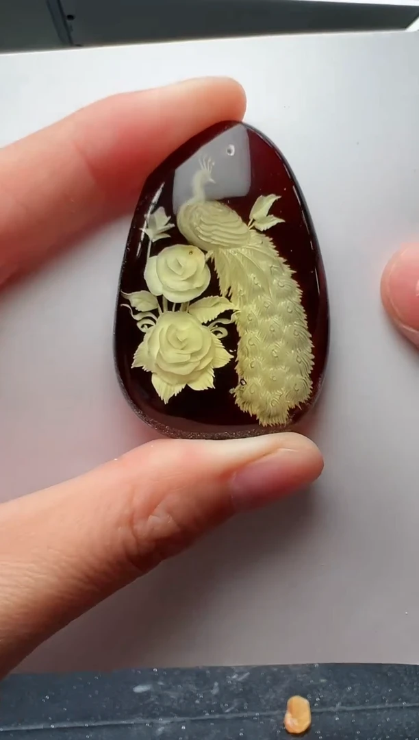 【闪购商品】琥珀颈饰未镶嵌孔雀