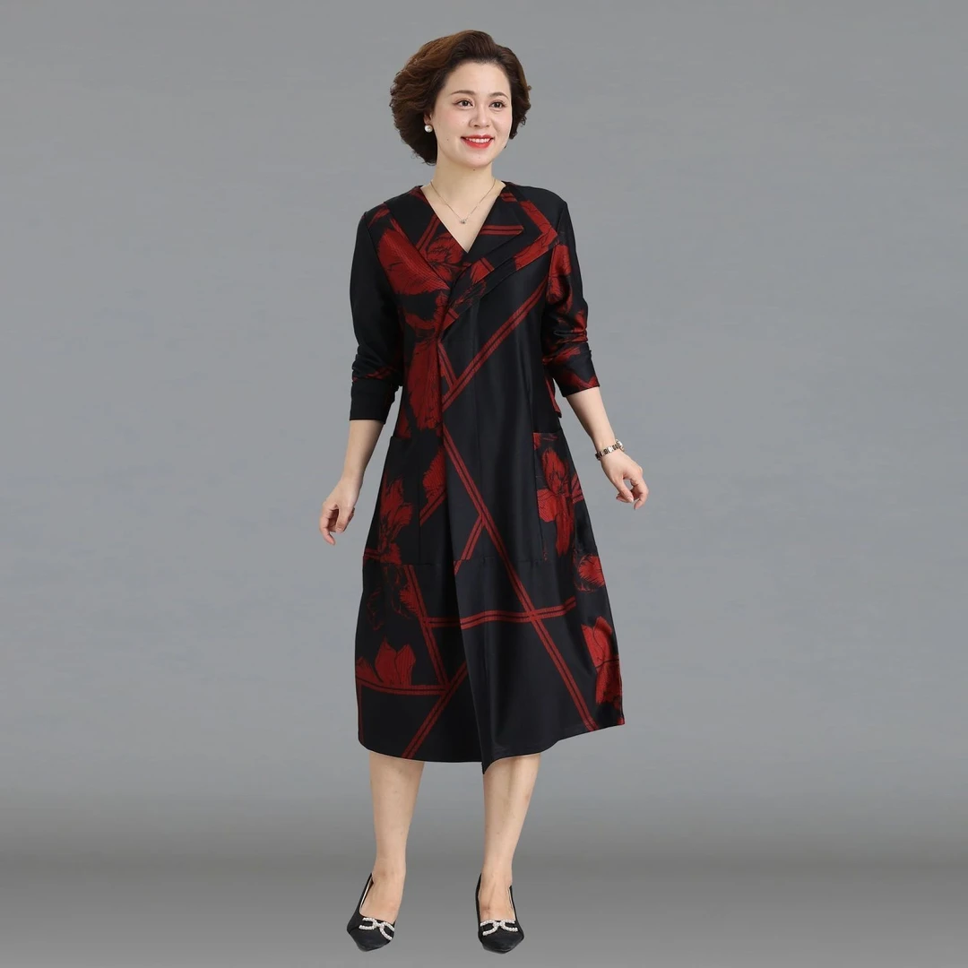 妈妈秋装连衣裙2024新款中老年女秋冬长袖气质洋气胖妈妈长款裙子