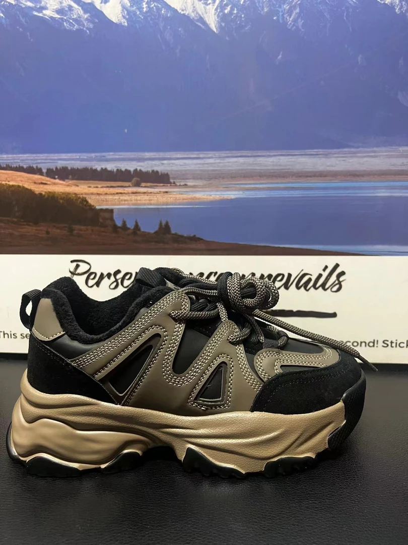 wm1118撤柜真皮女鞋时尚潮流百搭