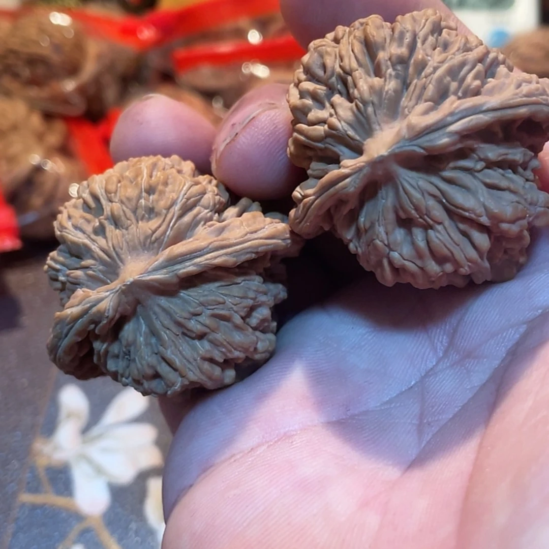 【闪购商品】桃核吊坠快***?