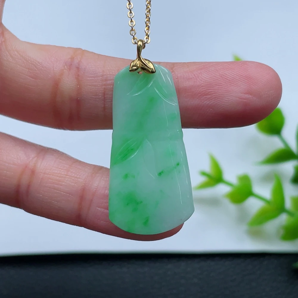 特价350  翡翠A货 18k金镶嵌白底飘阳绿竹节 尺寸33.9*16.5*3.0