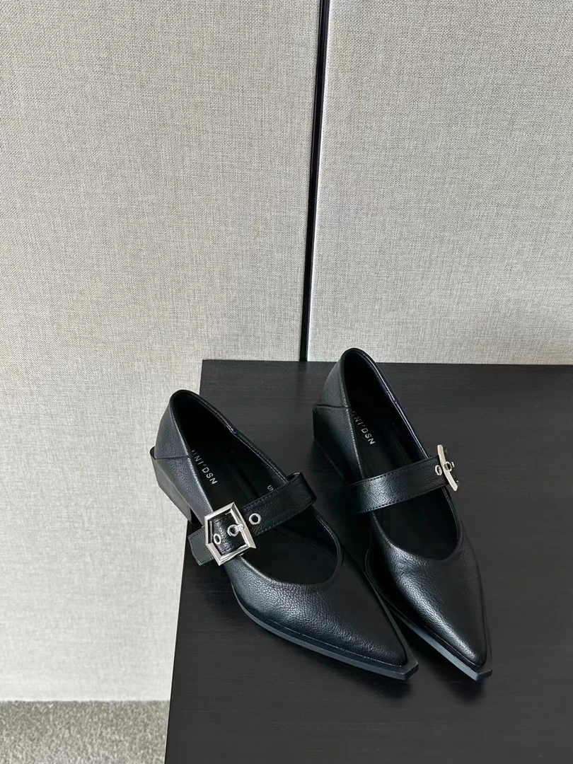 时尚百搭软底女鞋黑色