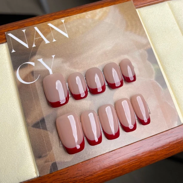 【凯西】纯手工穿戴甲-红色经典手绘法式边秋冬美甲贴片