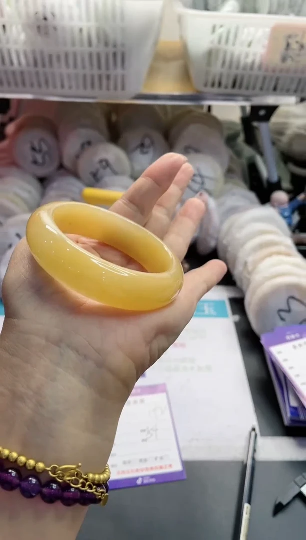 【闪购商品】石英质玉手镯未镶嵌192
