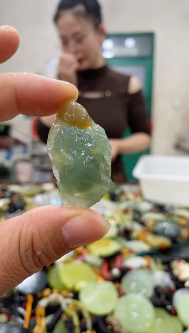 【闪购商品】蛇纹石玉吊坠未镶嵌1