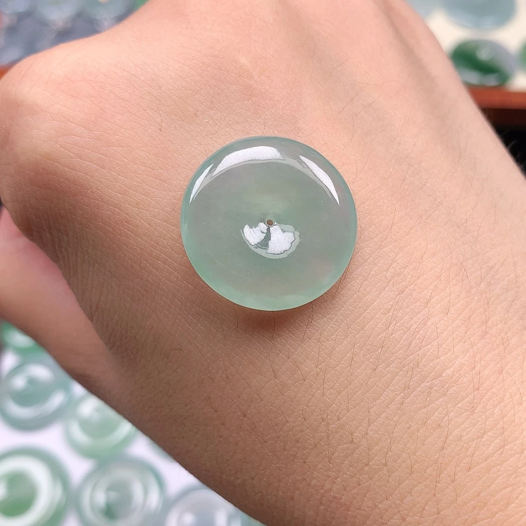 翡翠颈饰未镶嵌平安