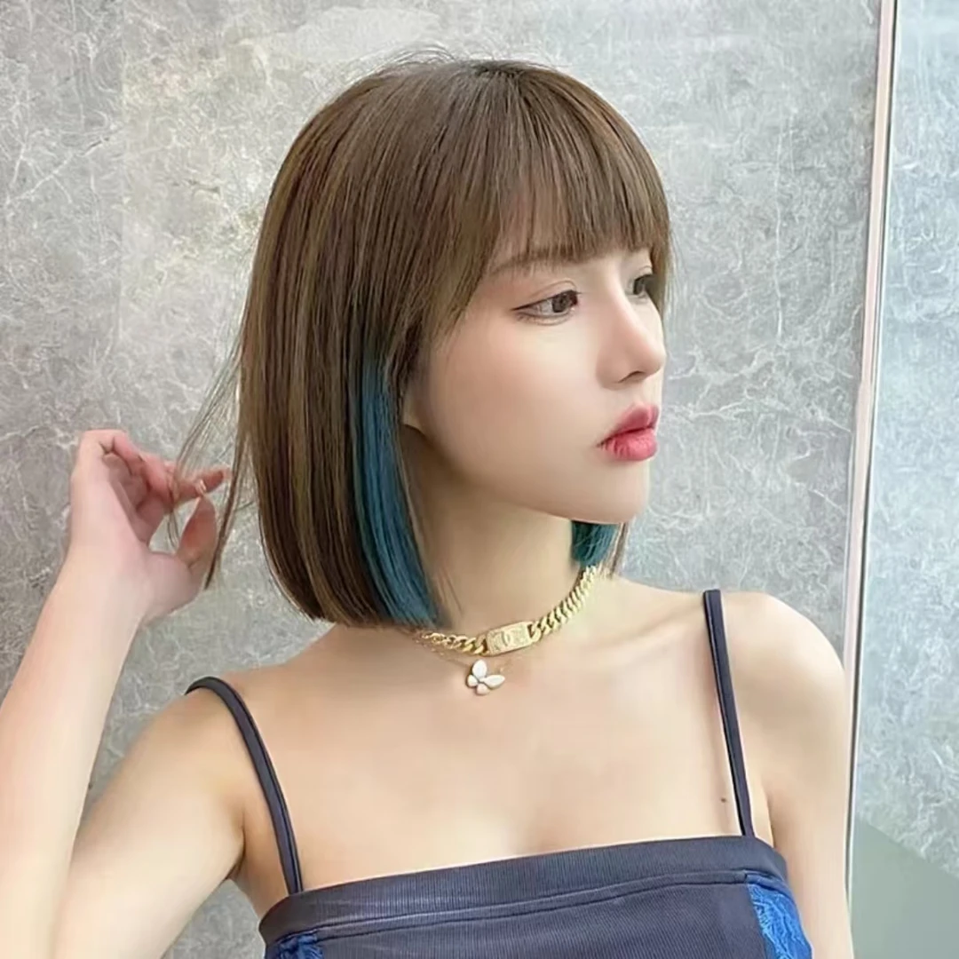 短波波冷棕色挑染挂耳蓝