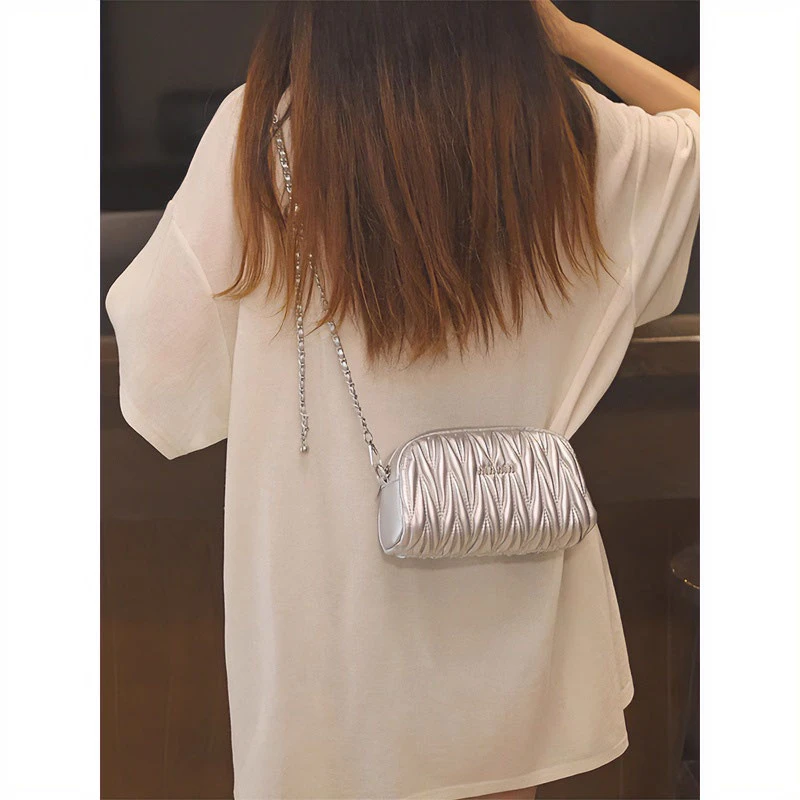 菱格链条银色小包2024夏季高级单肩新款斜挎包褶皱夏天包女链条