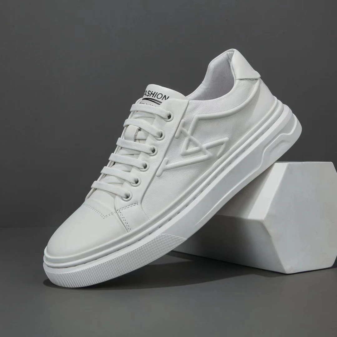 小白鞋男欧洲站真皮休闲低帮潮鞋2025夏季新款厚底透气运动板鞋男