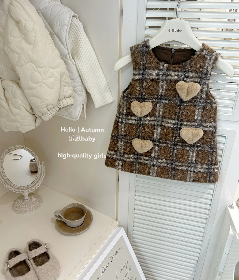 【乐恩童装】女童秋冬季新款卡其爱心背心裙宝宝洋气可爱连衣裙套装