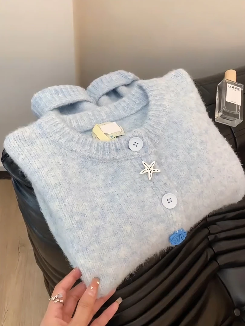欧货重工慵懒风软糯奶蓝色毛衣女秋冬2024新款高级感软糯针织开衫