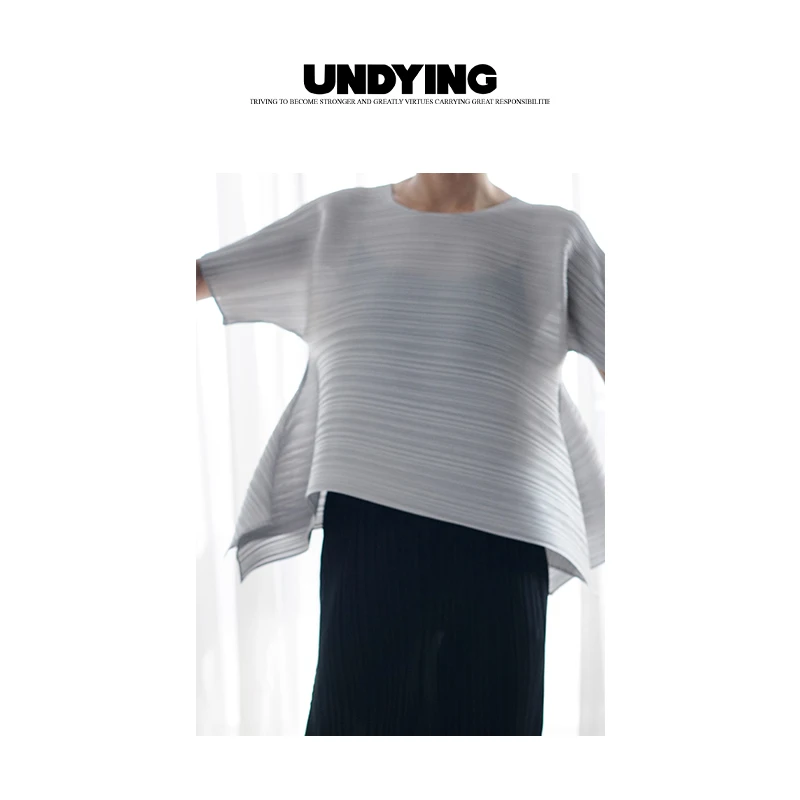 UNDYING中古弹跳短袖551
