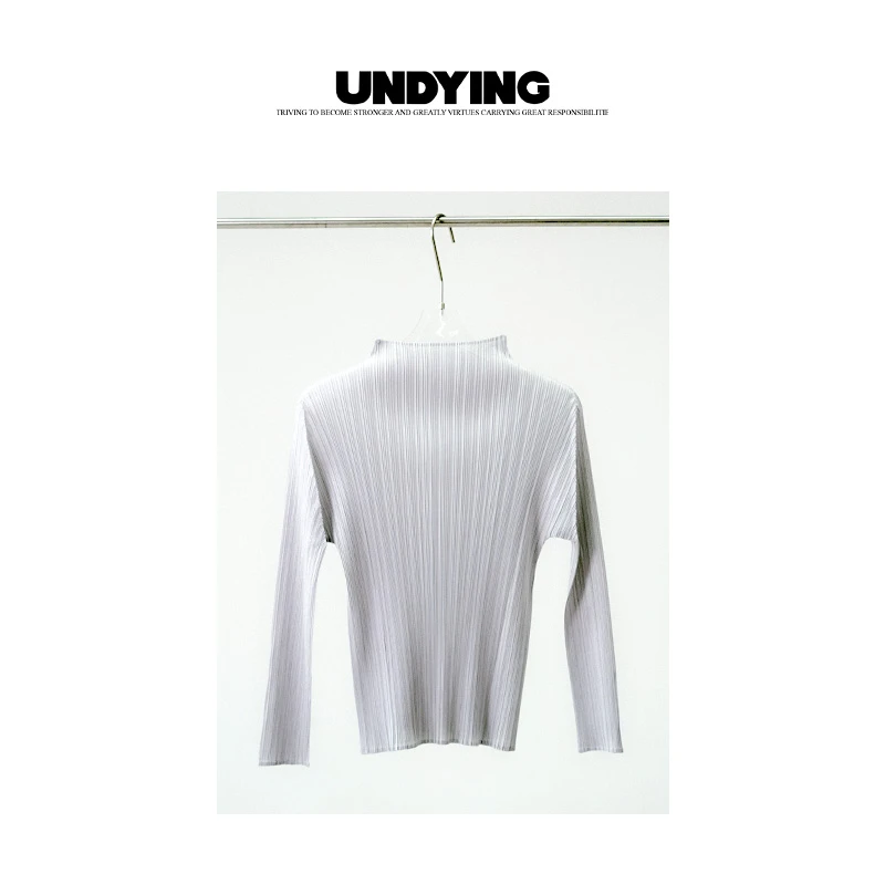 UNDYING 半高领褶皱长袖