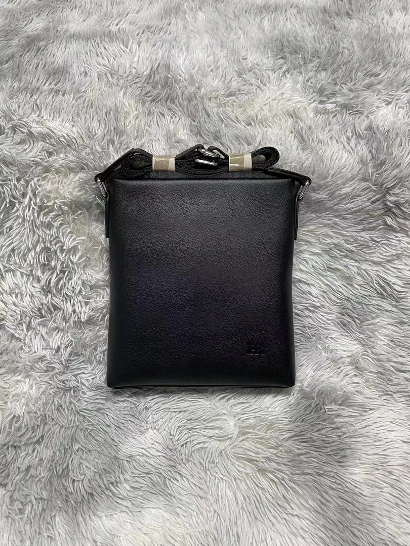 hr黑色牛皮单肩包男士商务高端百搭经典轻奢时尚高品质真皮简约