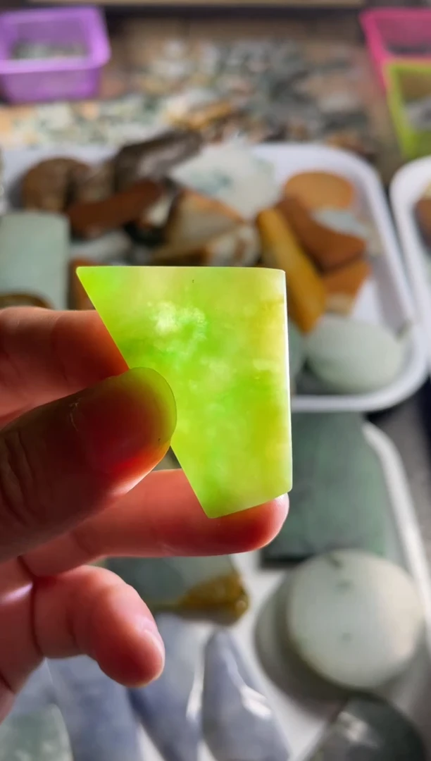 【闪购商品】翡翠颈饰未镶嵌333