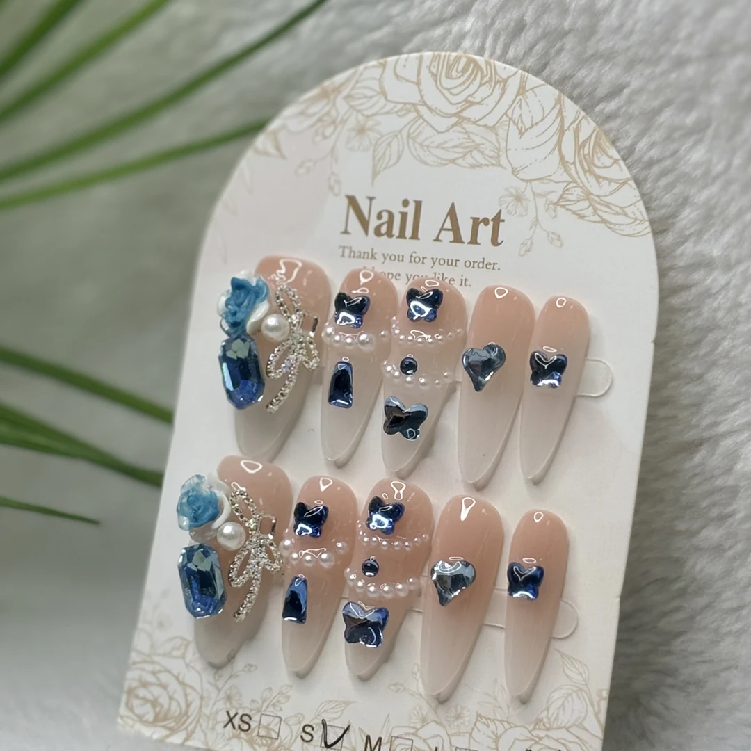 【贾小姐】穿戴甲纯手工显手白拉长手型秋冬款ins渐变贴片甲