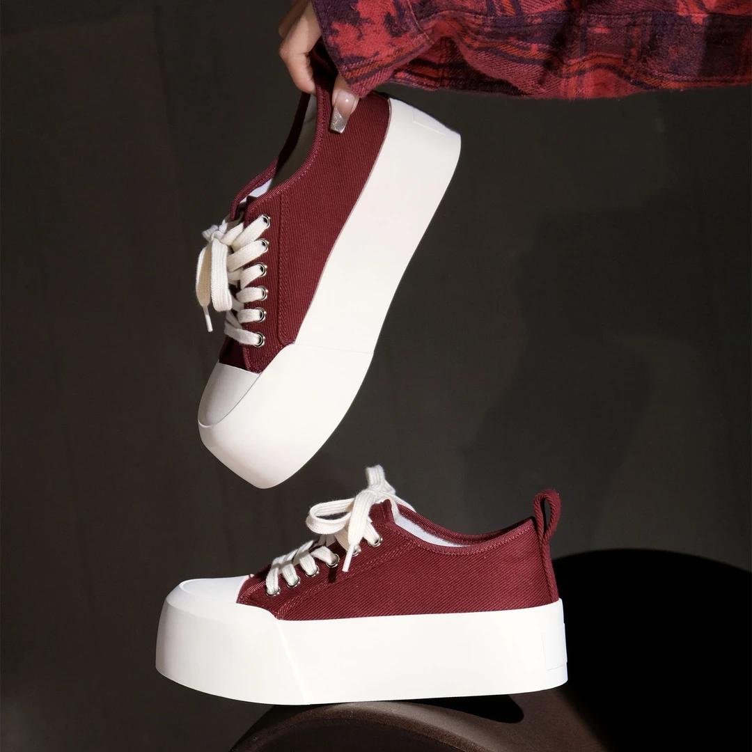 2024秋季新款厚底百搭圆头松糕休闲板鞋