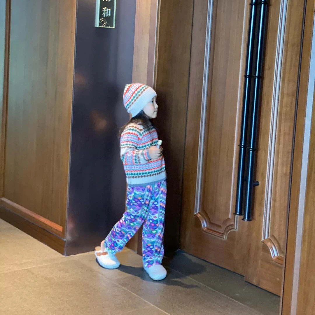 冬季新款复古花纹套头毛衣