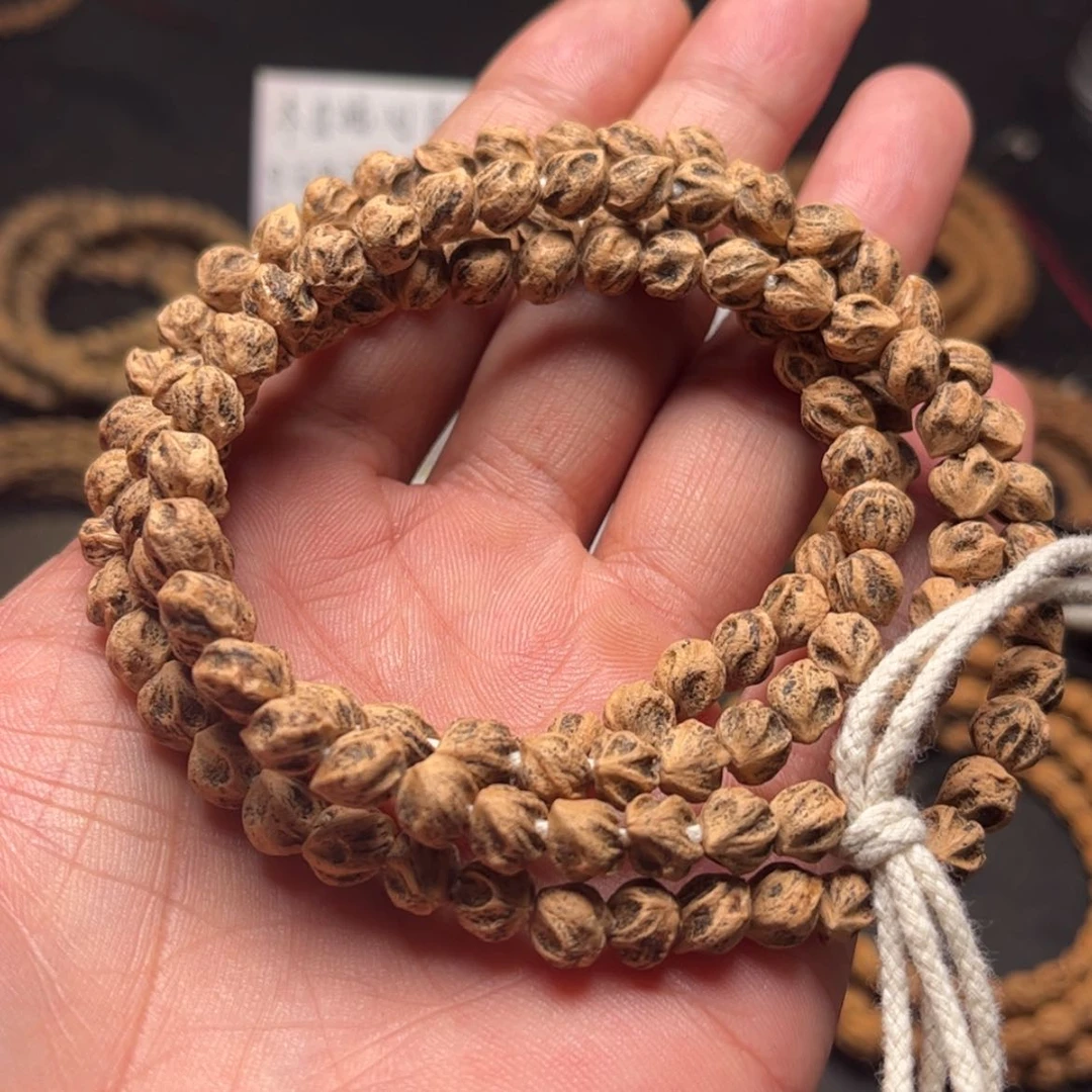 【闪购商品】柏香籽/百香籽吊坠m****5