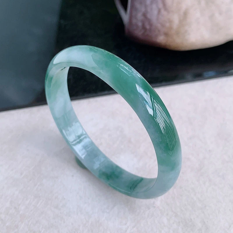 天然翡翠A货冰润飘花宽边正圈手镯49-50圈口美人公主玉镯子20.48g