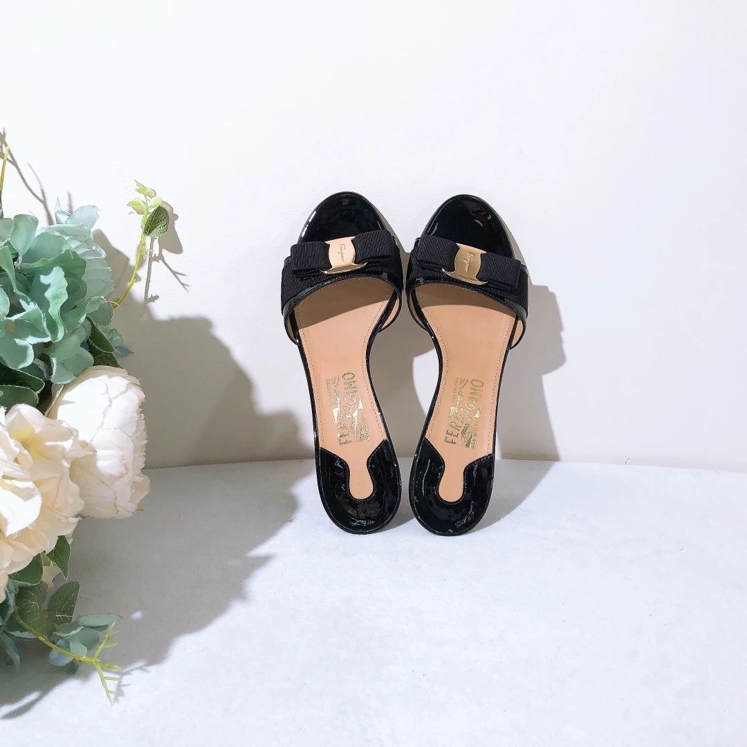 95新 FERRAGAMO/菲拉格慕 拖鞋/36.5码/成色/Xspz960
