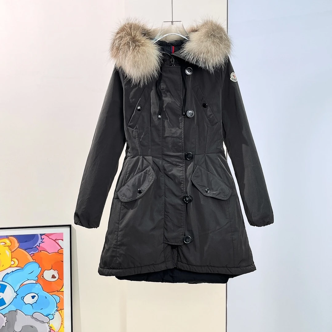 99新 MONCLER 羽绒服 /00码/成色99/Xsp23622