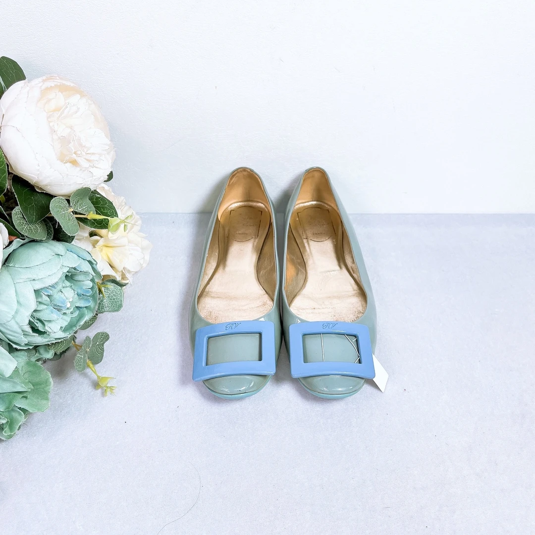 95新 Roger Vivier/罗杰·维威耶 平底鞋/37码/成色/XspA689