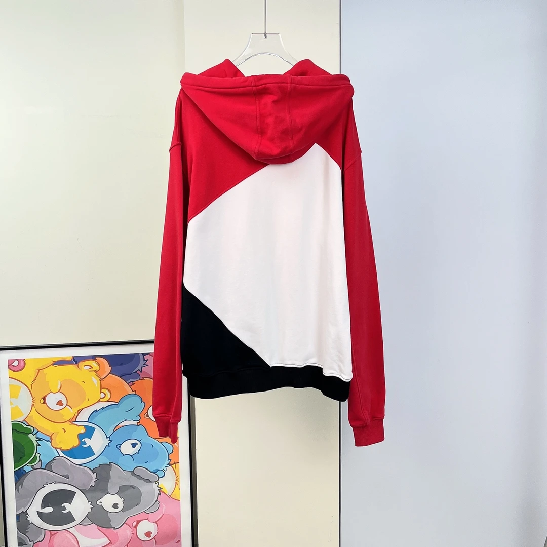 95新 Versace/范思哲 连帽卫衣 /L码/成色95/Xsp26125