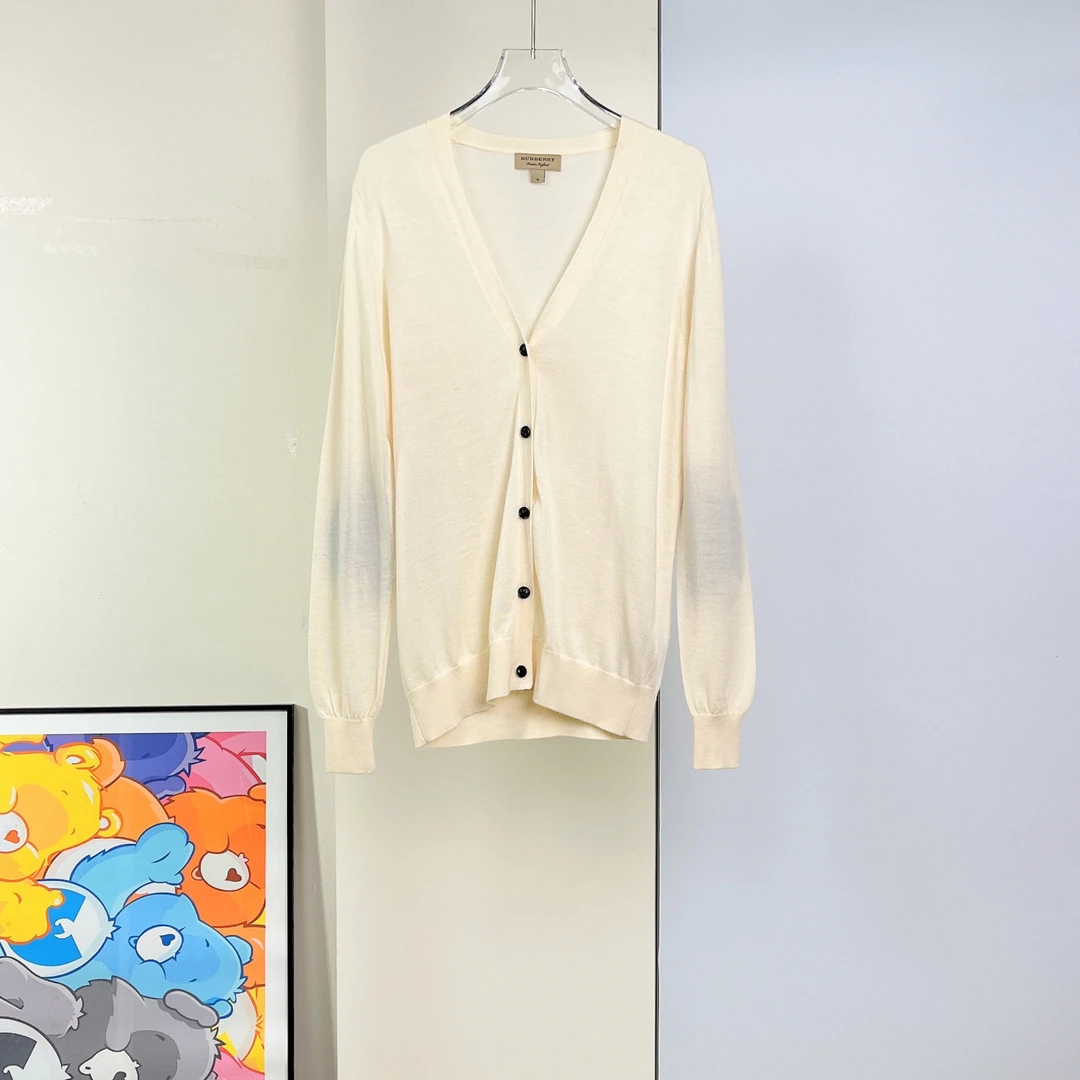95新 BURBERRY/博柏利 针织开衫外套/M码/Xsp29904