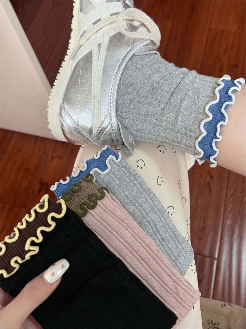 日系复古撞色木耳花边袜子女中筒少女秋冬甜美无骨堆堆袜配勃肯鞋